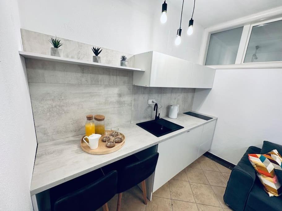 Beautiful Fully Renovated Apartment By The Sea, Large Balcony With Enchanting Views Neum Kültér fotó