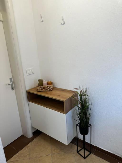 Beautiful Fully Renovated Apartment By The Sea, Large Balcony With Enchanting Views Neum Kültér fotó