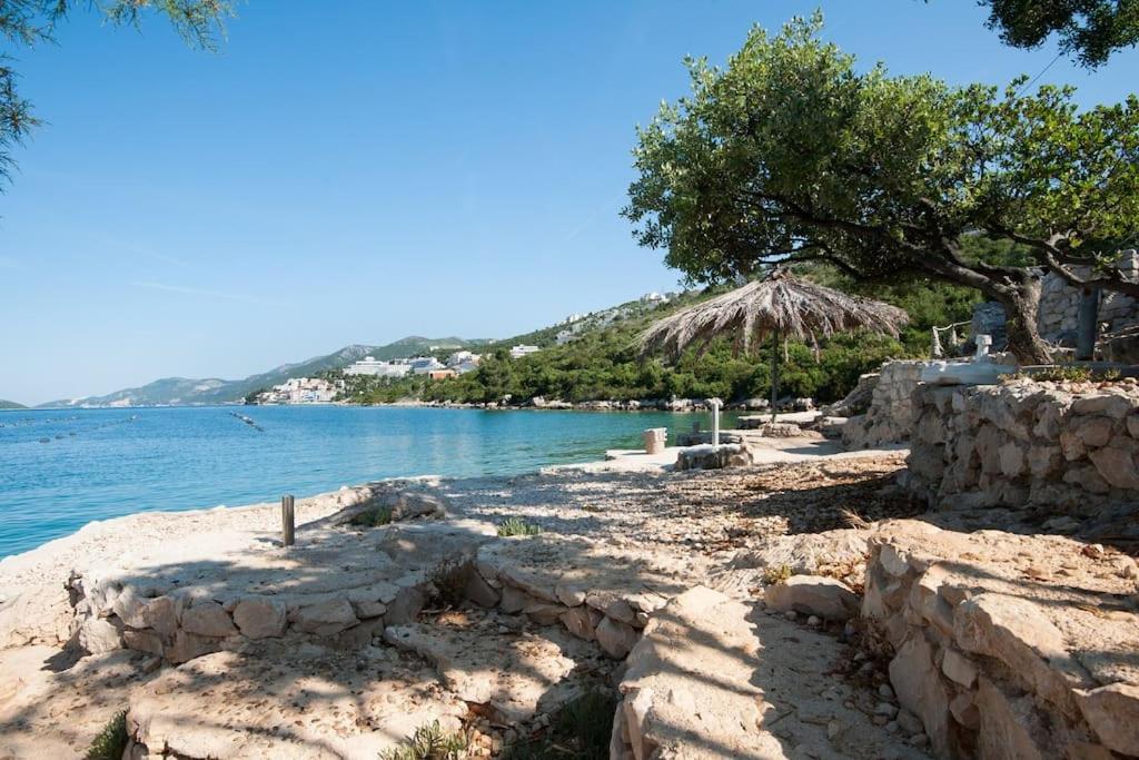 Beautiful Fully Renovated Apartment By The Sea, Large Balcony With Enchanting Views Neum Kültér fotó